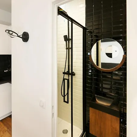 Apartament Proche Des Celebres Puces De 4p *