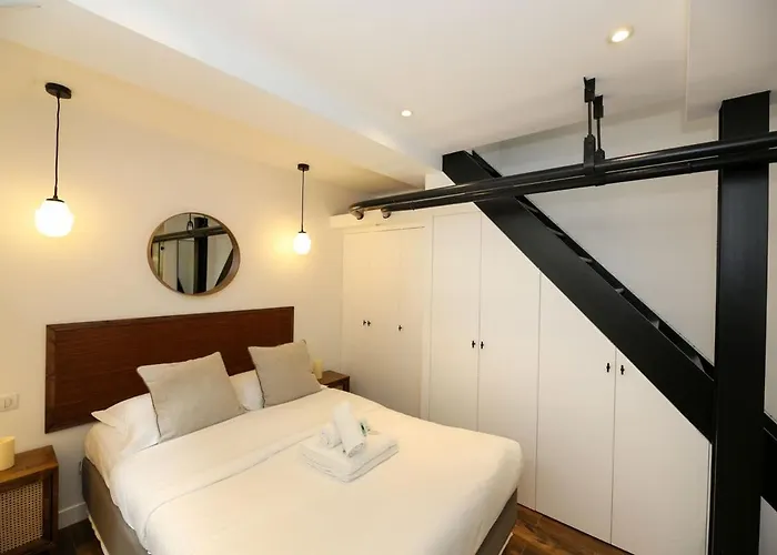 Proche Des Celebres Puces De 4p Apartamento *